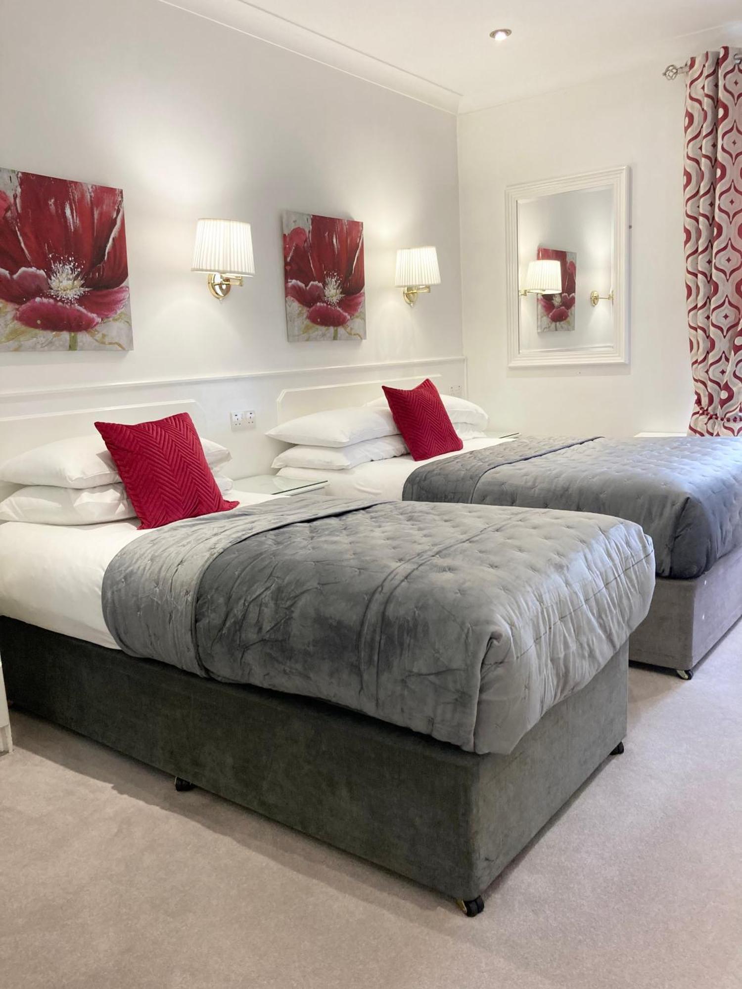 Dergvale Hotel, Dublin